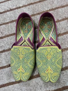 Tilley wala khussa