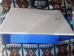 acer laptop 2ram 30rom bohat achi battery 10hours hai