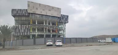 28 Marla Corner Boulevard near to IVY Roots school. Dem 3.70 Crore