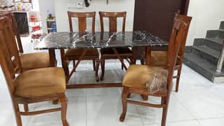 Dining table + chairs (06 persons)