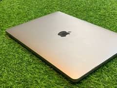 MacBook Pro, Core i-5 Quad core, 13.3 inch, 16-512