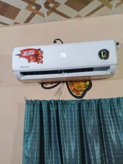 Dawlance 1 ton DC inverter ac 1 year use