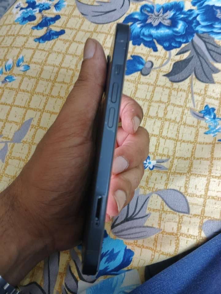 iPhone 13 4 month sim time exchange also possible 1