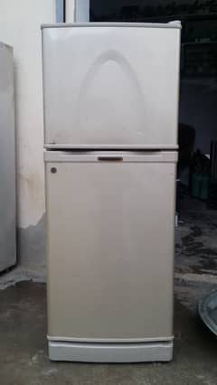 DAWLANCE SMALL SIZE FRIDGE, ORIGINAL GAS, FULL GENUINE, NEVER REPAIRED