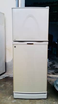 DAWLANCE SMALL SIZE FRIDGE, ORIGINAL GAS, FULL GENUINE, NEVER REPAIRED