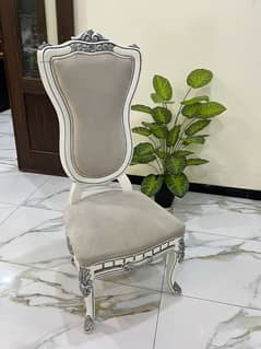 Selling 8 seats dining table