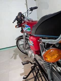 united 125