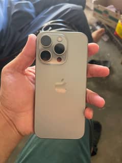 15 pro  natural titanium