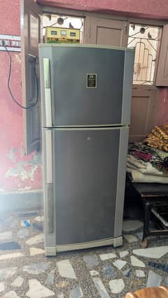 Dawlance Fridge Medium Size in Perfect Cooling Condition