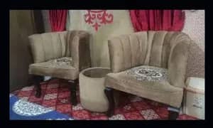 Coffee Table with Chairs in good condition