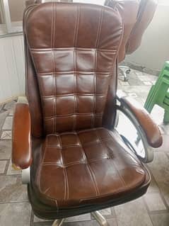 Hi back Good qualtiy used office chairs,