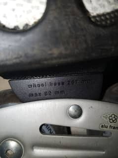 skating shoes is good condition