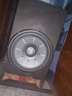 100 watt jbl sub-woofer heavy or 3500 watt 4 channel amplifier heavy