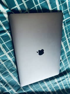 MacBook Pro Core i9 4gb graphic