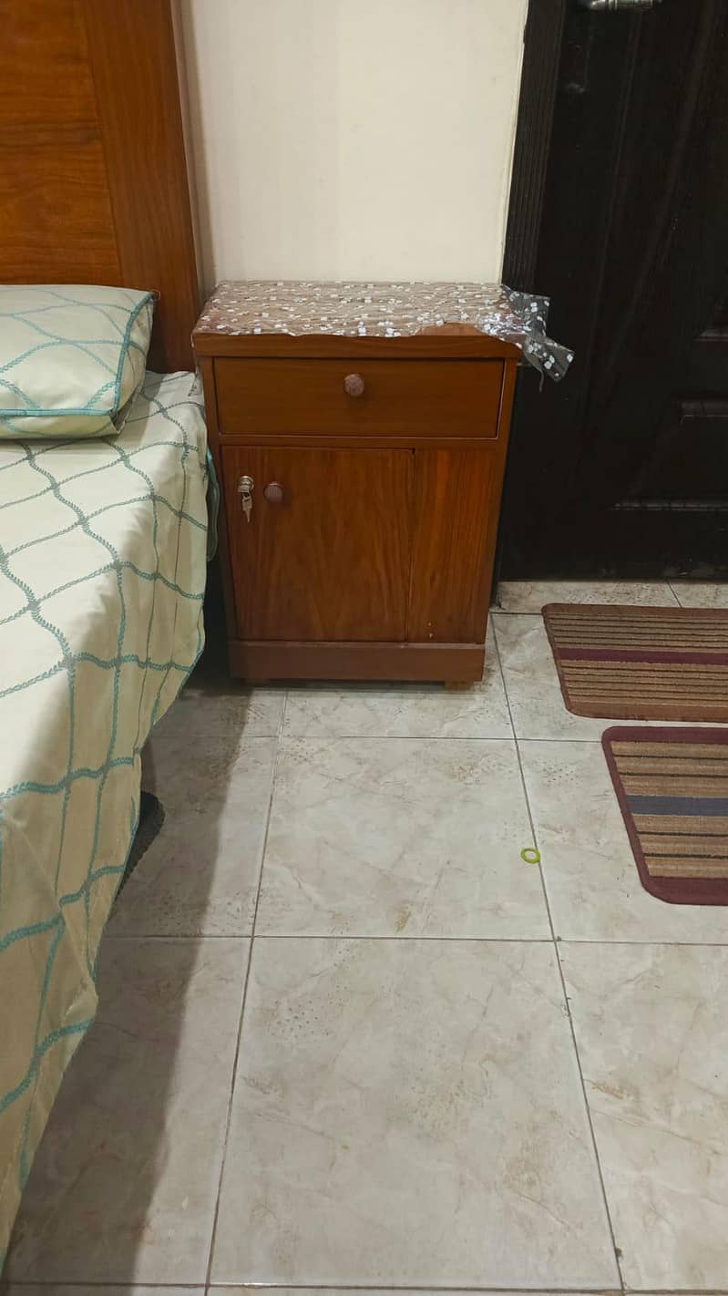Bed with side table and dressing table 1