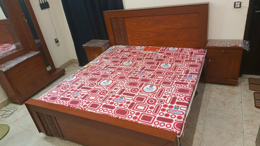 Bed with side table and dressing table 8