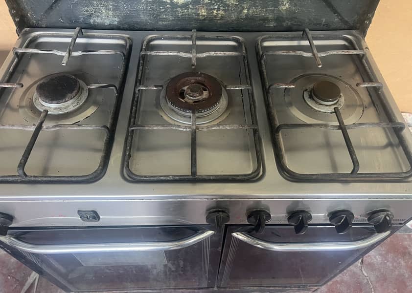 Cooking range in perfect working condition 0