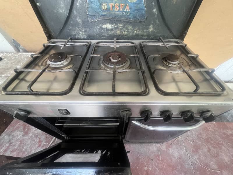 Cooking range in perfect working condition 2