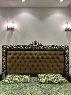 Beautiful bed king size for sale