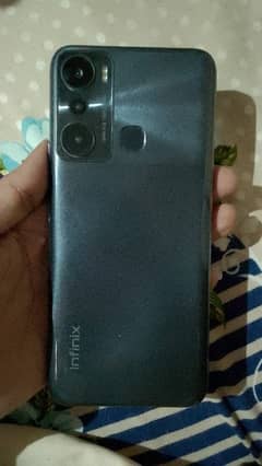 10 by 9 condition hai 4+3 GB RAM hai 64GB memory hai