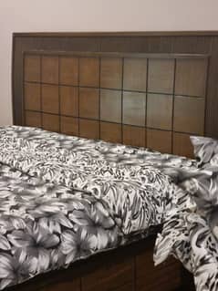 Almost brand new without mattress