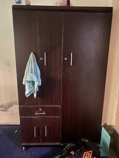 DOUBLE DOOR WOODEN ALMARI/WARDROB