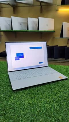 Dell XPS 9320 Plus  INTEL core i7 1360p