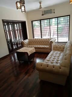 1 KANAL SINGLE STORY INDEPENDENT HOUSE (3 BED 4 WASHROOMS) NEAR LUMS IN BLOCK Q, DHA PHASE 2