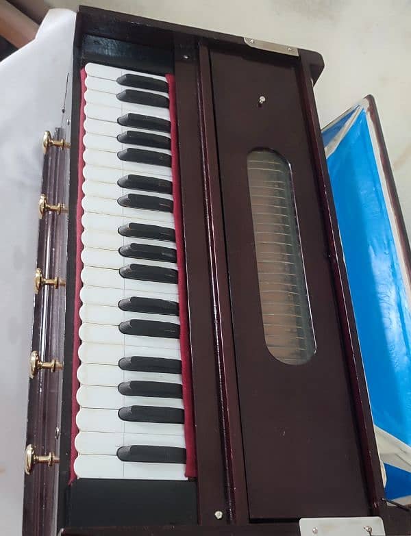 harmonium 0