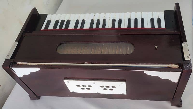 harmonium 4