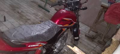 Honda CB 125F 2024