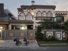 10 marla slightly use fully furnished modern design most Luxurious bungalow for sale location DHA phase 8 block N