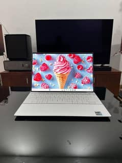 Dell XPS  9320 laptop excellent condition  Processor : Core i7