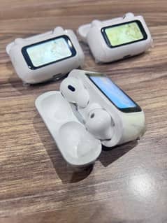 Wireless earbuds with touch screen