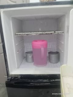 mediums size orient refrigerator