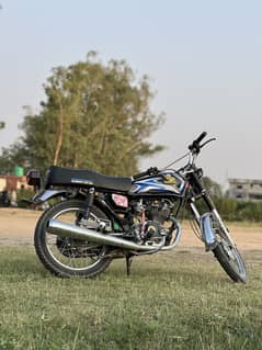United 125