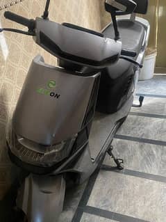 Eveon electric Scooty