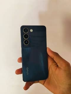 Vivo y100