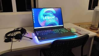 Lenovo Legion Pro 7 - AMD Ryzen 9 7945HX
