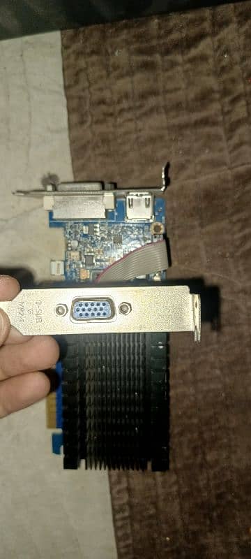 GT 710          1GB DDR3        Graphics card 1