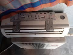 Dawlance split Ac