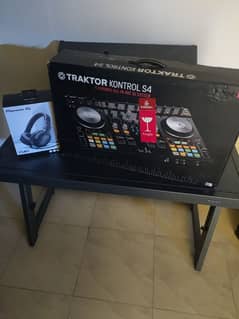 Traktor S4 + Pioneer HDJ Cue 1