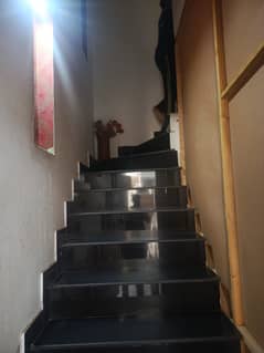 5 Marla Upper Portion For Rent, Eden boulevard College Road Lahore.