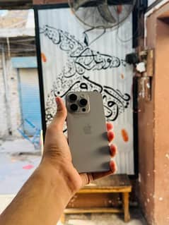 iphone 15 Pro 128GB 90 Health Natural Titanium Waterpack