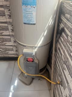 DG-35 Deluxe Geyser