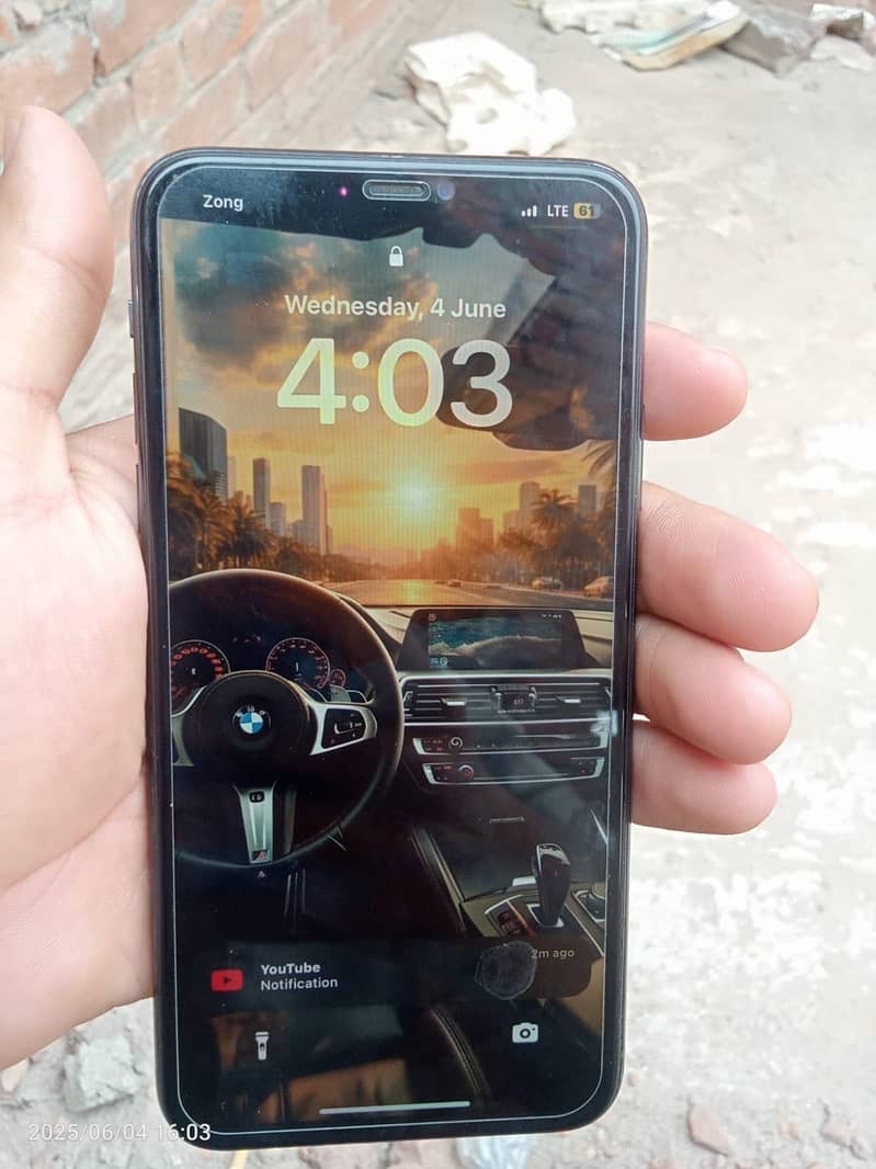 Iphone 11pro max 10\10 non pta factory unlock sim working glitch 0