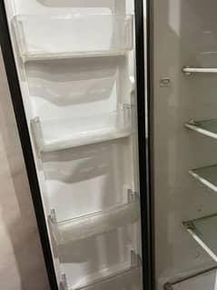 Haier 2 door frig mint condition