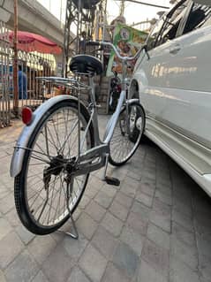 Japan cycle 10/10 condition fixprice silver color WhatsApp 03316585951