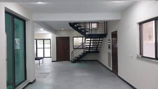 Abrar Estate Offers 1 Kanal Office Building For Rent Near Expo Center