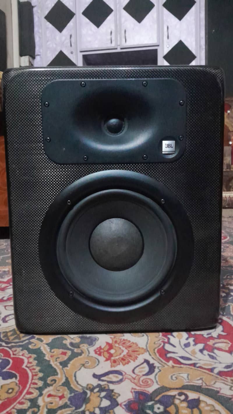 JBL LSR 28P studio Monitors 0